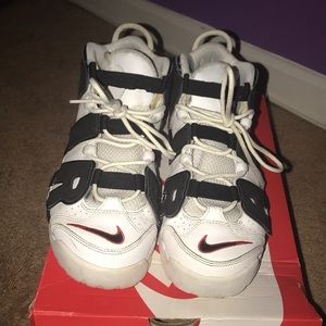 Size 6.5 in kids Nike Uptempo